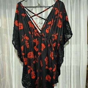 LoveU.Dear Rose Skull Black Red Babydoll V neck blouse with lace trim Size XL